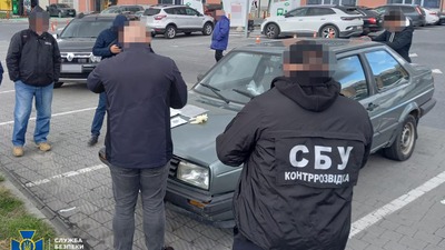 На Львівщині СБУ викрила керівника благодійного фонду, який за 15 000 доларів переправляв за кордон чоловіків (ФОТО)