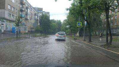 У Львові через грозу підтоплено вулиці