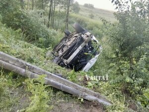 ДТП на трасі «Львів – Краківець»: автомобіль протаранив відбійник і злетів в кювет (ФОТО)