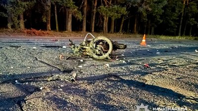 На Рівненщині водій скоїв автопригоду з мотоциклом, двоє людей загинули