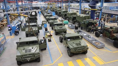 Іспанія передасть Україні 100 бронемашин VAMTAC і боєприпаси