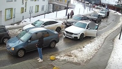 У Львові покарали водія, який облаяв іншого водія за зупинку під час хвилини мовчання (ВІДЕО)