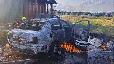 На Львівщині згорів автомобіль