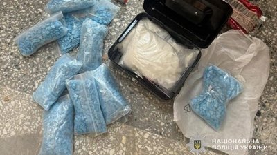 У Львові судитимуть учасницю наркосиндикату, яка зберігала кокаїну та екстазі на мільйони гривень