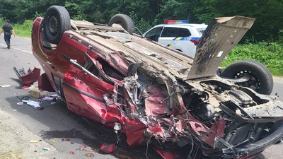 Внаслідок автотрощі на Львівщині троє осіб опинилися в лікарні (ФОТО)