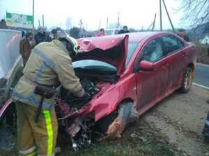 На Прикарпатті водій «Mitsubishi» в'їхав в огорожу (фото)