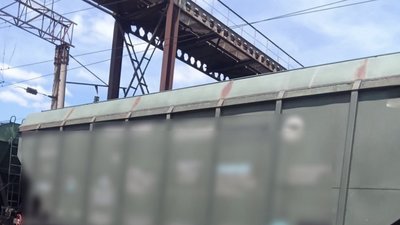 У Хмельницькому 13-річного підлітка уразило струмом на даху потяга