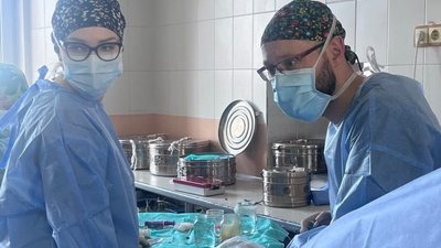 У Львові медики врятували чоловіка від ампутування ноги та інфаркту