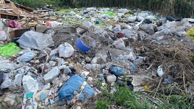 Поблизу Львова екоінспектори виявили незаконне сміттєзвалище площею 100 кв м