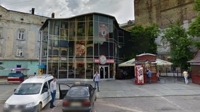 Біля ТЦ "Магнус" знесуть триповерховий ресторан