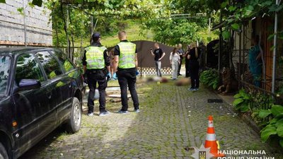 На Закарпатті чоловік убив двох односельців і жорстоко поранив батька