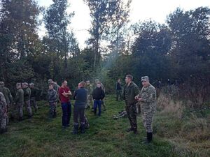 На Яворівщині поліція та військові шукають зниклу жінку (фото)