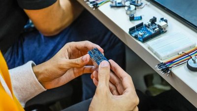У Львові студенти разом із ветеранами створили технологічні рішення для людей із наслідками воєнних травм