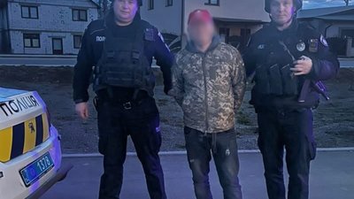 На Львівщині затримали чоловіка, який хизувався гранатою у прямому ефірі