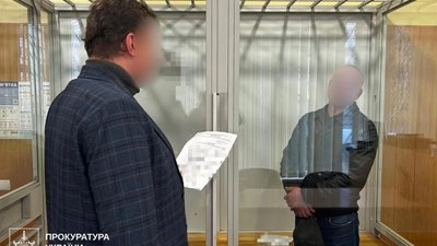 Вимагав з вдови 1,2 млн доларів неіснуючого боргу: затримано рекетира, який погрожував гранатою