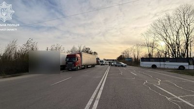 Увага! Біля Львова через ДТП впала електроопора