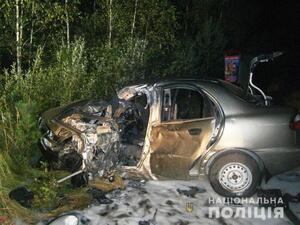 На Рівненщині водій "Ланоса" протаранив вантажівку (фото)