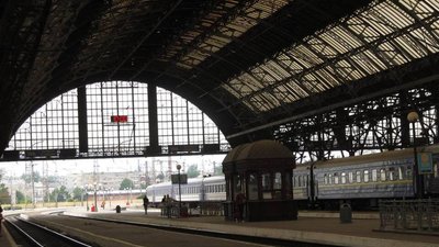 У Львові під потяг потрапив чоловік