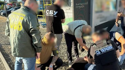 Викрито прикордонника, який переправляв ухилянтів за кордон