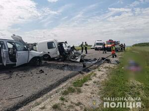 На Рівненщині водій-порушник на очах патрульних скоїв ДТП з трьома загиблими