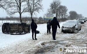 Семеро травмованих, серед них діти: на Львівщині сталася ДТП (ФОТО)