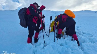 На засніженій Говерлі заблукала 19-річна львів'янка (ФОТО)
