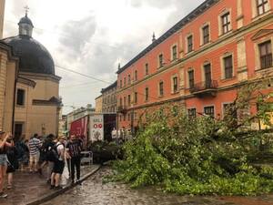 У мерії скликали штаб щодо ліквідації наслідків негоди у Львові (відео, фото)