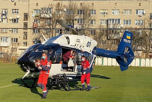 Львівський лікар розповів, як почуває себе дівчинка, яка запхала руку у електросічкарню