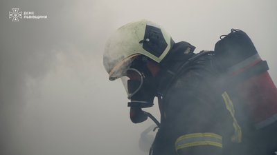 У Львівській області вночі горів ангар