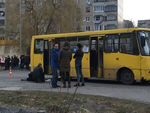 Трагедія у Львові: під колесами автобуса загинула 10-річна дівчинка (фото, відео)