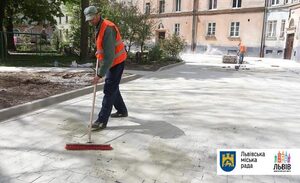 Прибирання та озеленення: місто Лева готується до Великодня