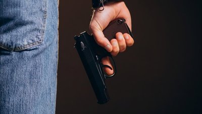 На Львівщині в готелі застрелився чоловік
