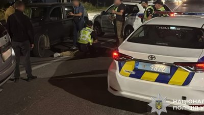 СБУ та поліція затримали військових, які продавали "зняття з розшуку" та місце в тилу