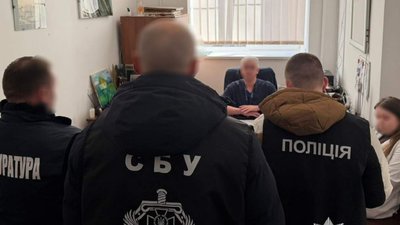 У Львові завідувача відділення Університетської лікарні затримали на хабарі 600 доларів