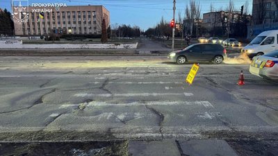 Суддя збила 11-річного хлопчика на пішохідному переході у Кривому Розі на очах у мами: дитина у важкому стані