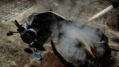 У центрі Львова горів електроскутер (ФОТО)