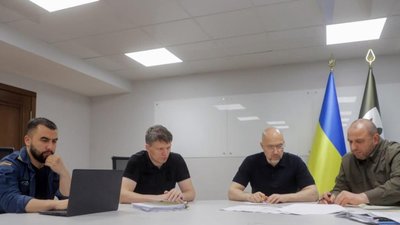 Шмигаль та Умєров обговорили виробництво зброї, зокрема дронів-перехоплювачів