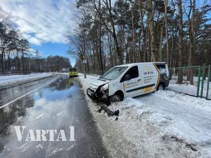 У Брюховичах у ДТП потрапили маршрутка та легковик (ФОТО)