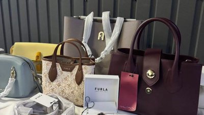 Львівські митники виявили партії брендового одягу вартістю майже мільйон гривень