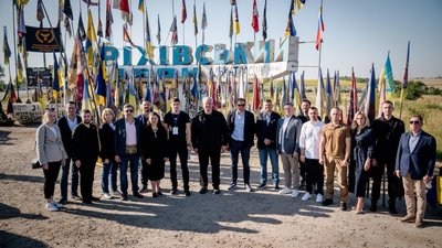 Послів України включно із Залужним звозили в прифронтовий Оріхів