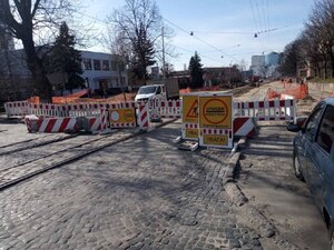 У Львові на вулиці Шевченка проводять демонтаж трамвайної колії і дорожнього покриття