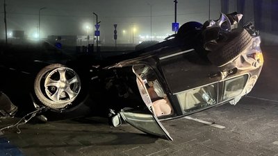 У Луцьку перекинувся автомобіль, водій якого втікав від поліції