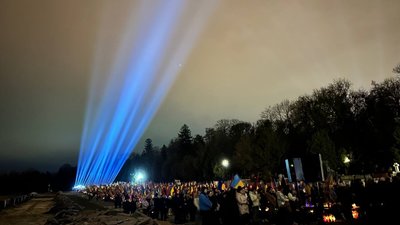 На Личаківському кладовищі сьогодні над могилами Героїв у небо запустять «промені пам'яті»