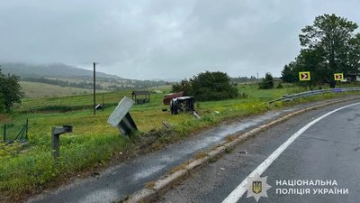 На Львівщині перекинувся мікроавтобус: п’ятеро травмованих, серед постраждалих двоє дітей