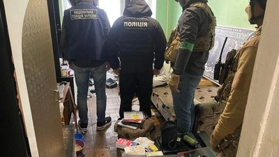 На Сумщині шахраї прикидались жінками та виманювали у військових гроші на "лікування"