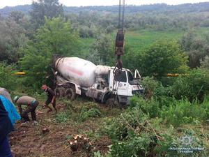 На Буковині внаслідок смертельної ДТП загинув водій бетоновоза