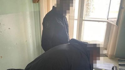 На Полтавщині поліцейський із кумою ошукали військового на 600 тисяч гривень