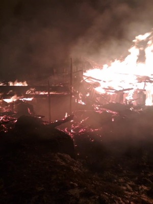 У Самбірському районі вогонь повністю знищив дерев'яну пилораму (фото)