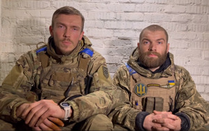 У Маріуполі полк «Азов» об’єднався з морпіхами з 36 бригади (відео)