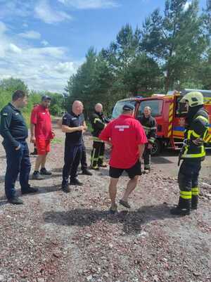 Надзвичайники Львівщини врятували чоловіка, який тонув у річці (ФОТО)